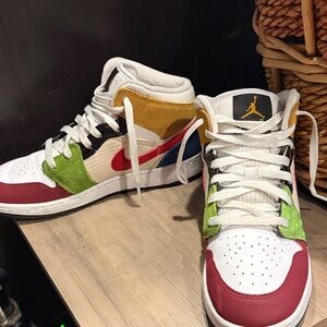 Nike air 1 mid SE messy room